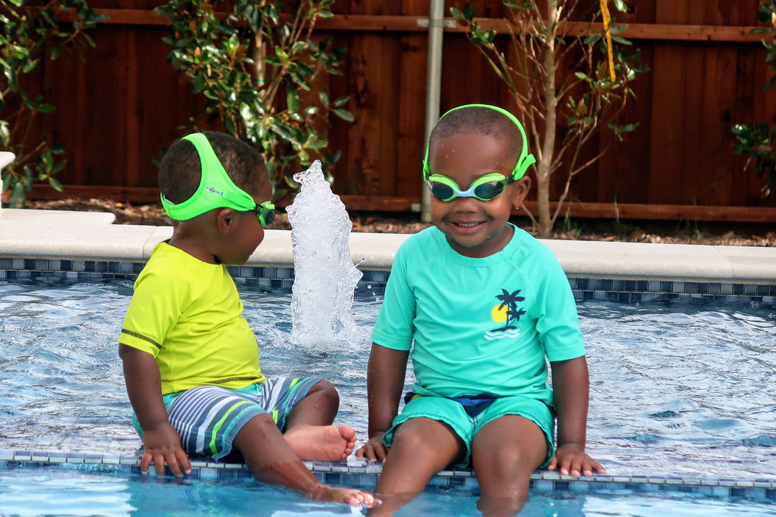 https://www.frogglezgoggles.com/cdn/shop/articles/kids_in_pool.jpg?v=1655497548&width=1100