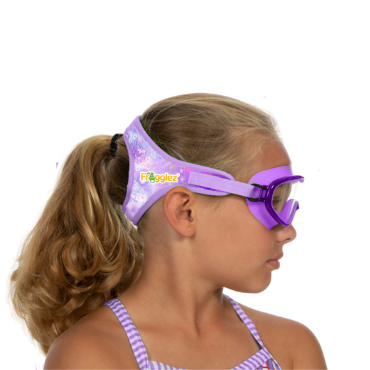 Goggles or mask for swimming on sale